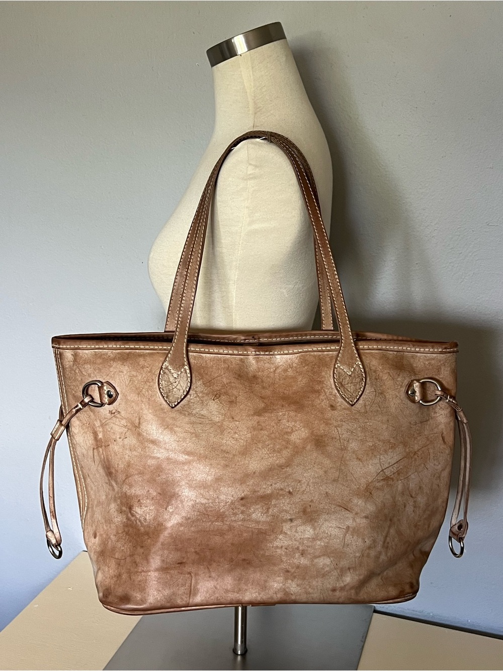 Freebird by Steven Mara Distressed Tan Leather Tote